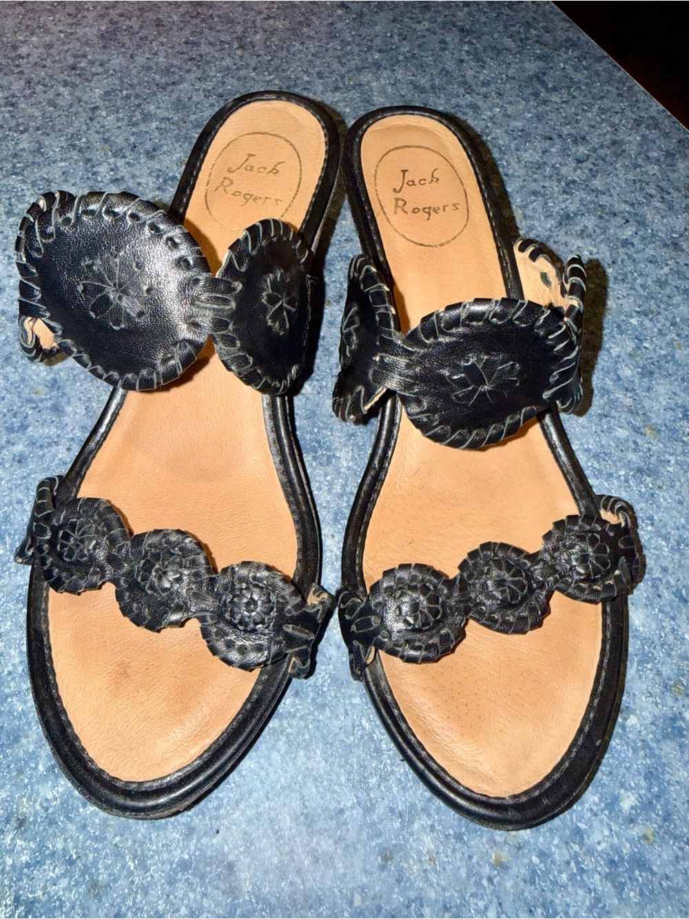 Jack Rogers Black Leather Wedge Sandals Floral Medallion Whipstitch Sz 8.5